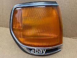 95-97 80 Series Toyota Land Cruiser FJ80 FZJ80 Front Corner Marker Light OEM