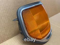 95-97 80 Series Toyota Land Cruiser FJ80 FZJ80 Front Corner Marker Light OEM