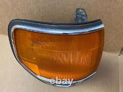 95-97 80 Series Toyota Land Cruiser FJ80 FZJ80 Front Corner Marker Light OEM