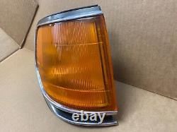 95-97 80 Series Toyota Land Cruiser FJ80 FZJ80 Front Corner Marker Light OEM